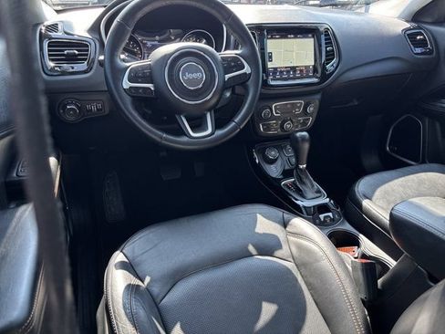 Used 2018 Jeep Compass Limited w/ Navigation Group AWD/4WD image 18