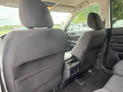 Used 2024 Nissan Pathfinder SV FWD image 16