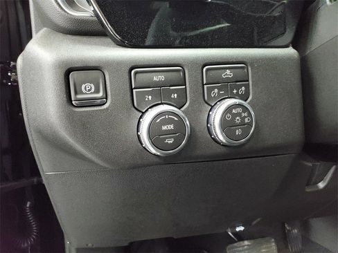 New 2026 GMC Sierra 1500 Elevation image 11