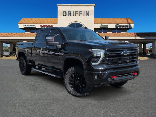 Used 2025 Chevrolet Silverado 2500 LTZ w/ LTZ Plus Package AWD/4WD image 2