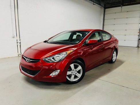 Used 2013 Hyundai Elantra GLS w/ Preferred Pkg FWD image 1