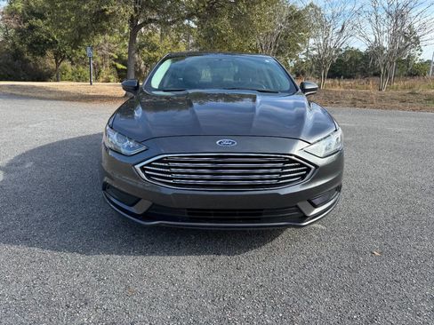 Used 2017 Ford Fusion SE w/ Fusion SE Technology Package image 26