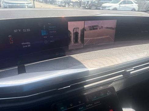 Used 2025 Cadillac Escalade IQ Luxury 2 w/ LPO, Premium Carpet Package AWD/4WD image 13