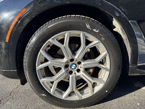 Certified 2022 BMW X7 xDrive40i w/ Premium Package image 11