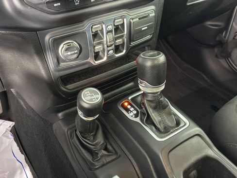 Used 2020 Jeep Gladiator Sport w/ Quick Order Package 24S AWD/4WD image 29