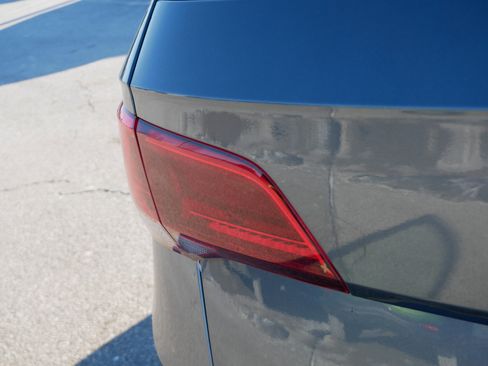 Certified 2022 Volkswagen Taos SE w/ Panoramic Sunroof Package image 17