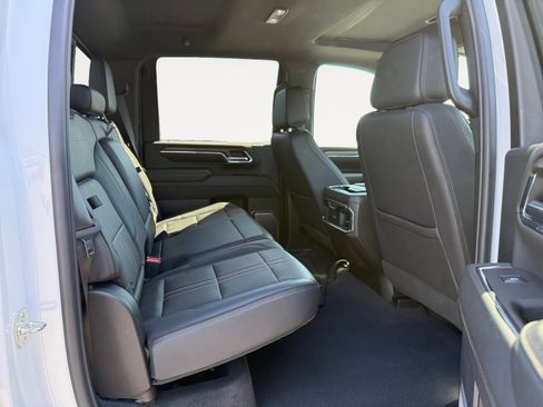 Used 2024 Chevrolet Silverado 3500 High Country w/ High Country Premium Package image 18