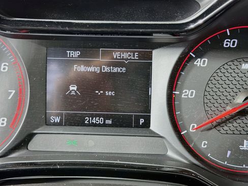 Used 2024 Chevrolet Trax RS w/ Driver Confidence Package FWD image 19