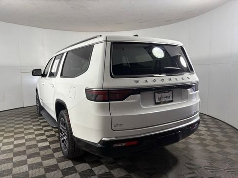 Used 2024 Jeep Wagoneer L Series II image 4