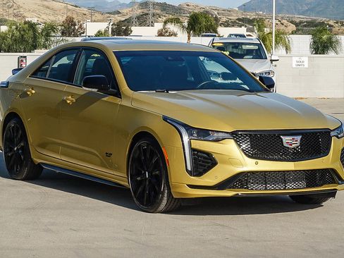 Used 2025 Cadillac CT4 V RWD image 5