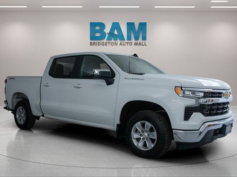 Used 2025 Chevrolet Silverado 1500 LT AWD/4WD image 1