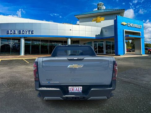 New 2025 Chevrolet Silverado EV LT image 4