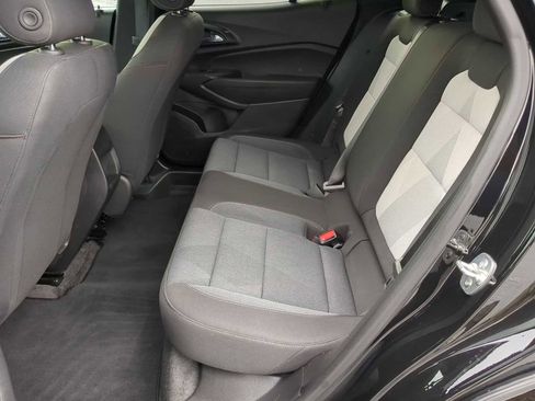 Used 2025 Chevrolet Trax RS w/ Sunroof Package FWD image 22