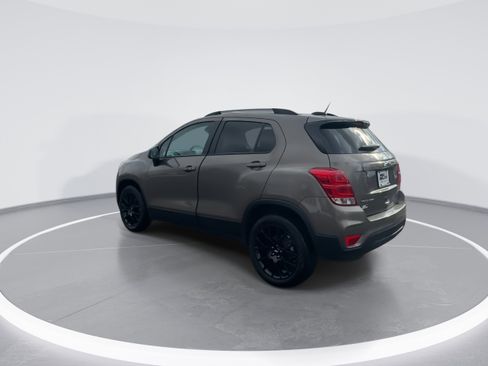 Used 2022 Chevrolet Trax LT w/ Sport Edition image 6