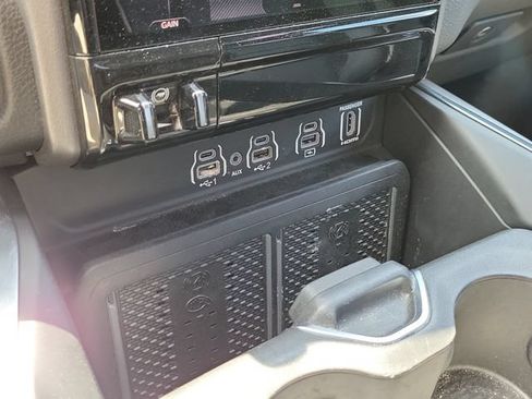 Used 2025 RAM 1500 Laramie w/ Night Edition AWD/4WD image 34