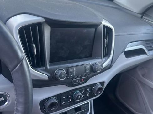 Used 2023 GMC Terrain SLT FWD image 13