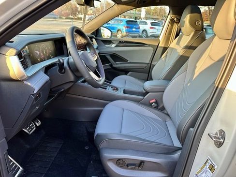 New 2026 Volkswagen Tiguan SE R-Line image 11