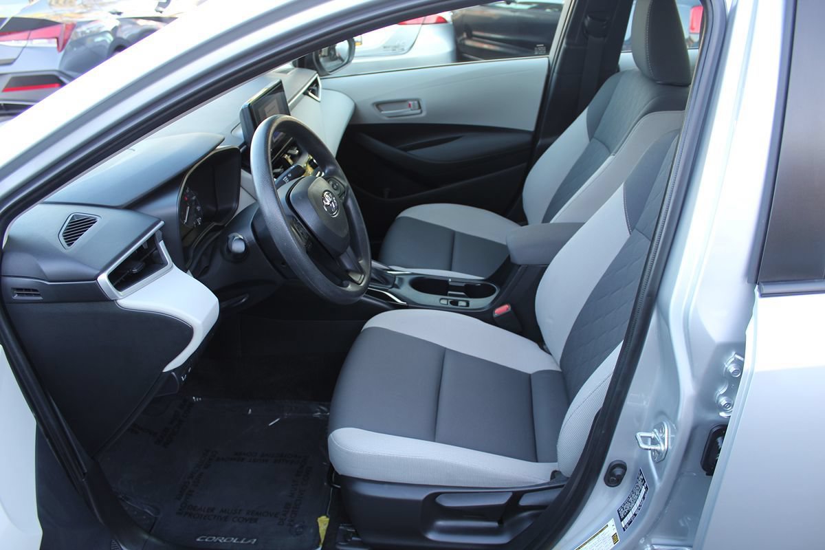 Used 2023 Toyota Corolla LE w/ Carpet Mat Package (TMS) FWD image 17