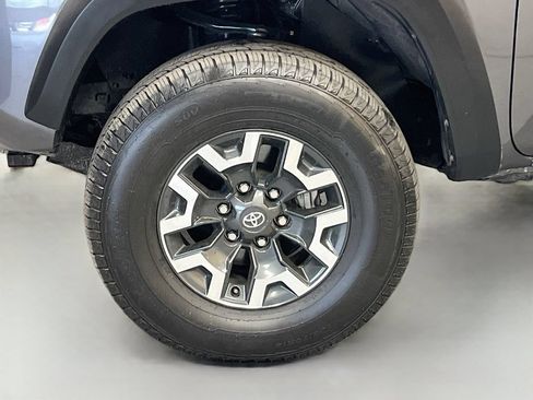 Used 2022 Toyota Tacoma TRD Off-Road AWD/4WD image 28