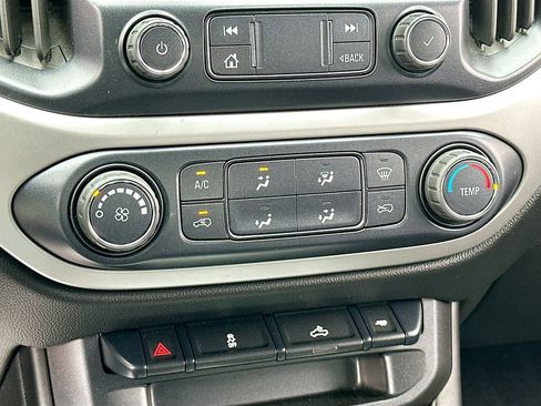 Used 2020 Chevrolet Colorado LT image 15