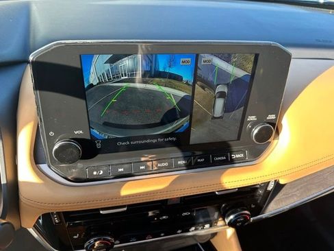 Used 2022 Nissan Rogue Platinum w/ Head-Up Display Package image 26