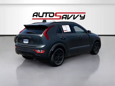Used 2023 Kia Niro EX FWD image 7