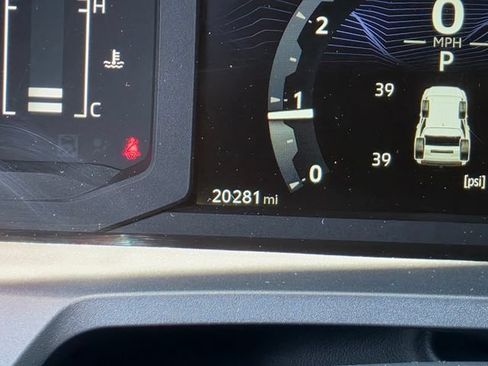 Used 2025 Toyota 4Runner SR5 AWD/4WD image 24