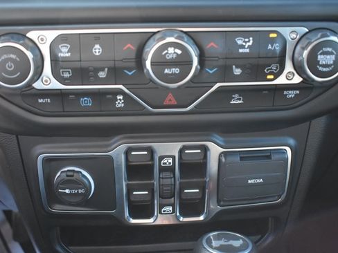 Used 2023 Jeep Wrangler Unlimited w/ Cold Weather Group AWD/4WD image 27