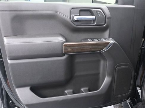 Used 2022 Chevrolet Silverado 1500 LT Trail Boss w/ Safety Package image 9