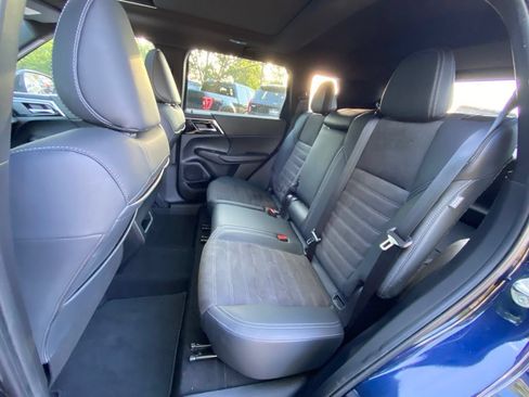 Used 2022 Mitsubishi Outlander SE AWD/4WD image 34