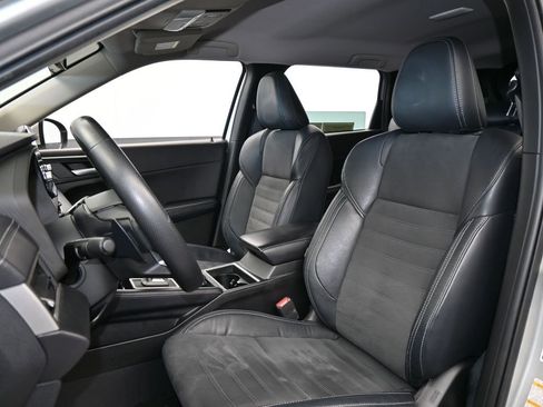 Used 2022 Mitsubishi Outlander SE image 10