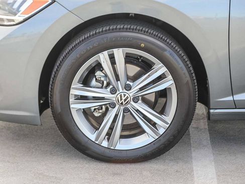 Used 2024 Volkswagen Jetta SE image 10