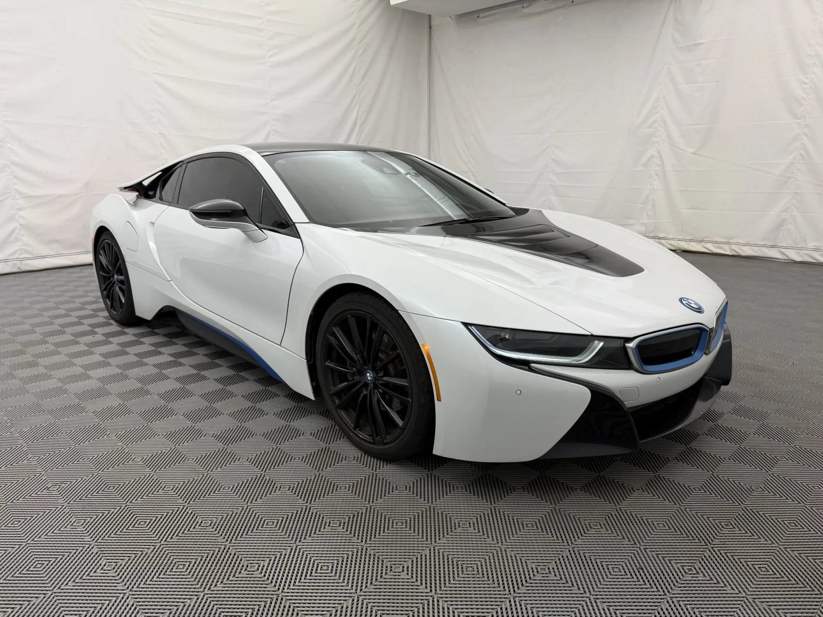 Used 2019 BMW i8 Coupe AWD/4WD image 5