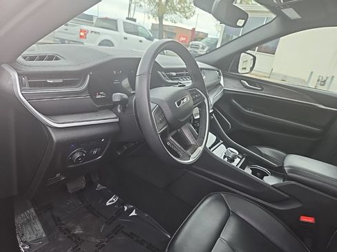 Used 2024 Jeep Grand Cherokee Limited 4xe AWD/4WD image 11