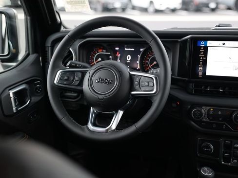 New 2026 Jeep Wrangler Unlimited Sahara AWD/4WD image 23