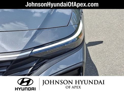 Used 2025 Hyundai Elantra SEL w/ Cargo Package FWD image 29