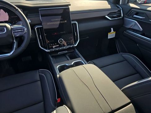 Used 2025 GMC Acadia Denali w/ Super Cruise Package image 10