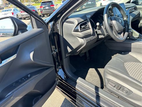 Used 2023 Toyota Camry SE w/ Cold Weather Package AWD/4WD image 7