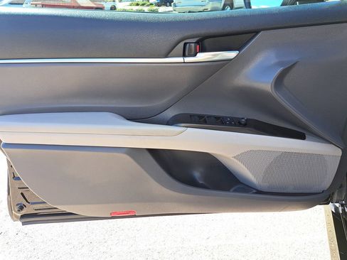 Used 2021 Toyota Camry LE image 12