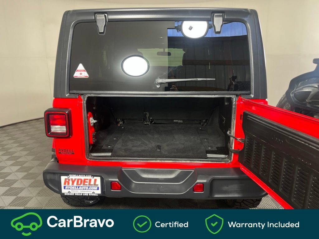 Used 2018 Jeep Wrangler Unlimited Sahara AWD/4WD image 6