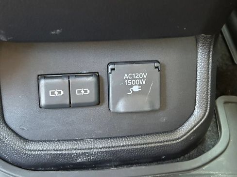 Used 2023 Toyota Highlander Platinum FWD image 26