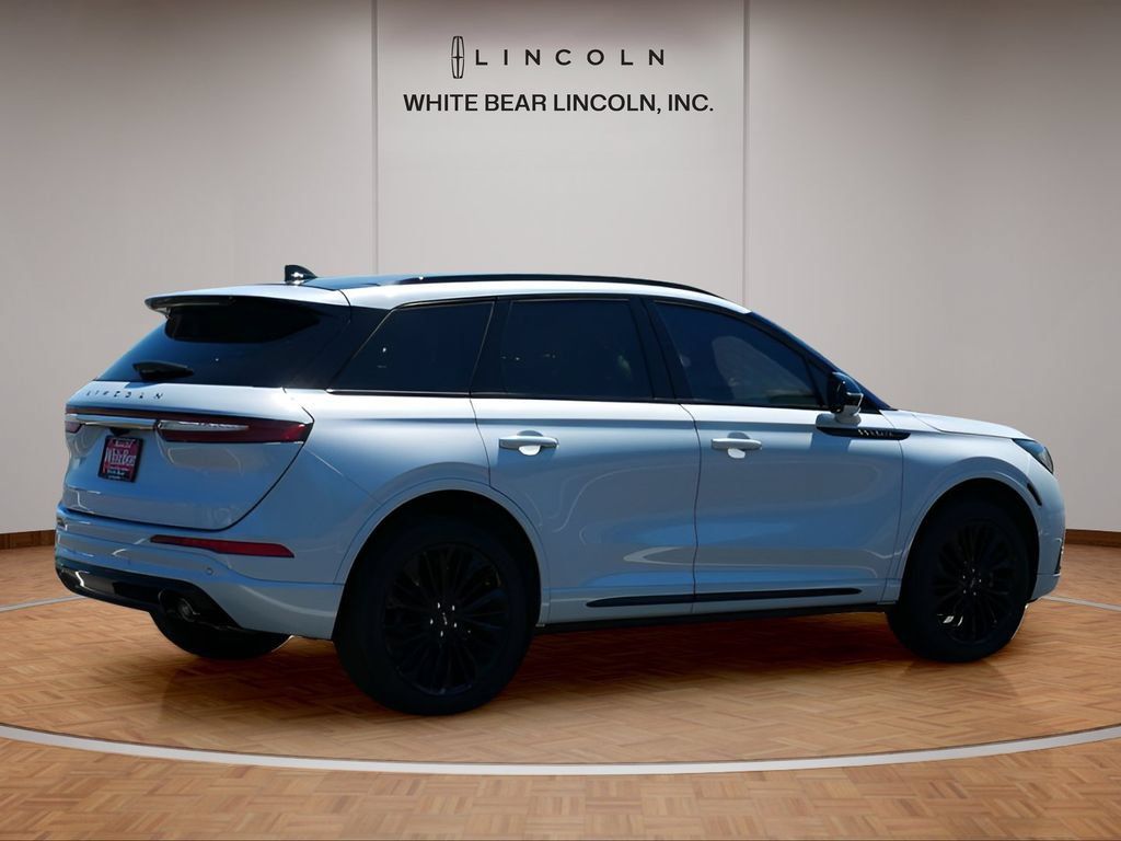 Used 2025 Lincoln Corsair AWD w/ Equipment Group 101A image 5