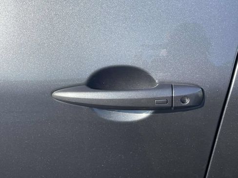 Used 2023 Nissan Rogue SV FWD image 9
