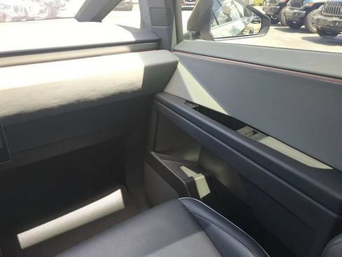 Used 2024 Tesla Cybertruck AWD Crew Cab image 18