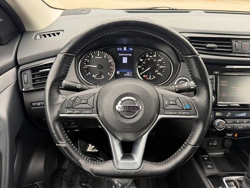 Used 2020 Nissan Rogue Sport SL image 14