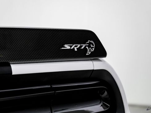 Used 2018 Dodge Challenger SRT Hellcat RWD image 19