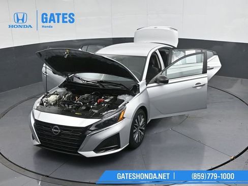 Used 2024 Nissan Altima 2.5 SV image 56