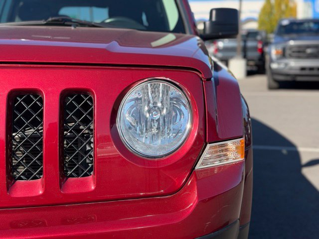 Used 2011 Jeep Patriot Latitude AWD/4WD image 7