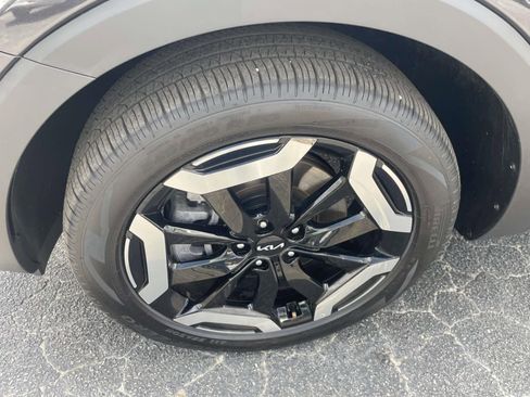 Used 2025 Kia Telluride S image 8