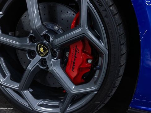 Used 2023 Lamborghini Huracan Tecnica image 6